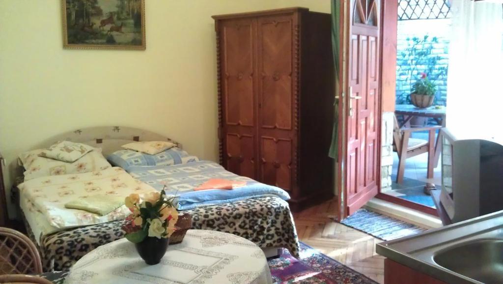 Kitty Apartman Διαμέρισμα Μίσκολτς Δωμάτιο φωτογραφία